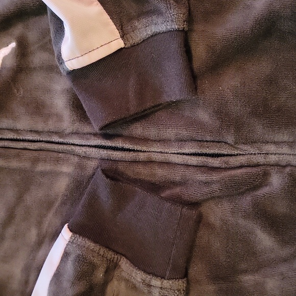 2 PC Puma outfit - Picture 10 of 15